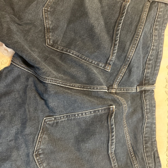 Old navy jeans - Picture 2 of 3